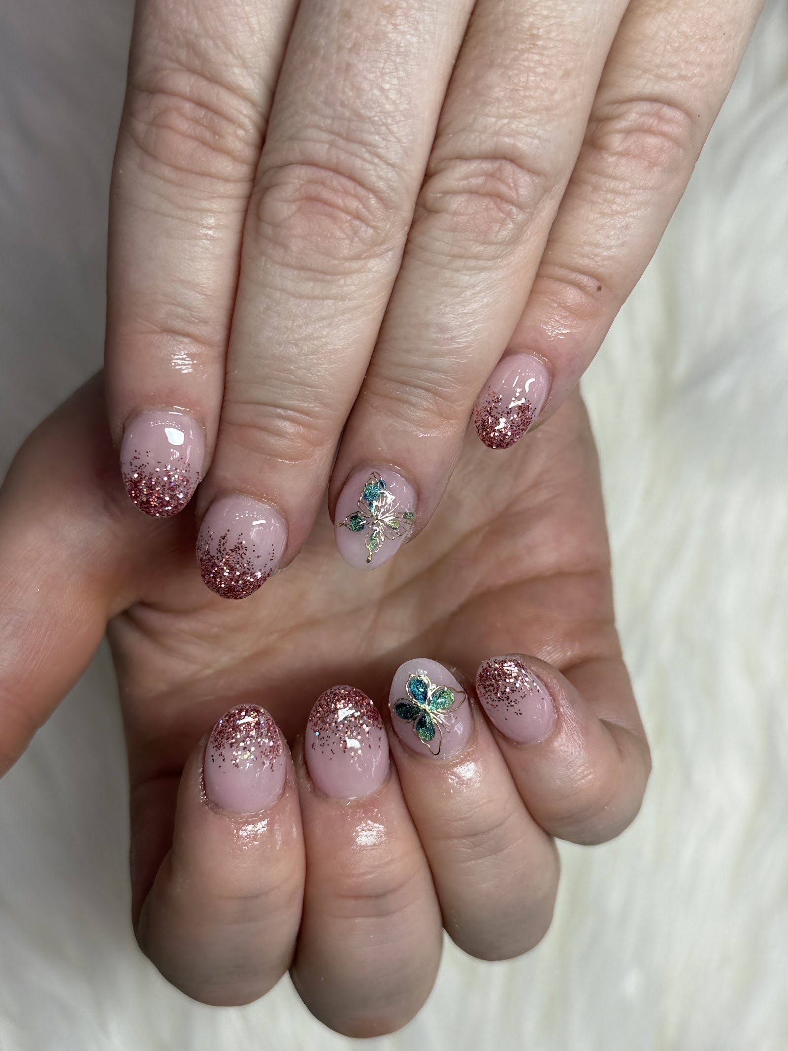 Lavish Nail Spa nail photo 1